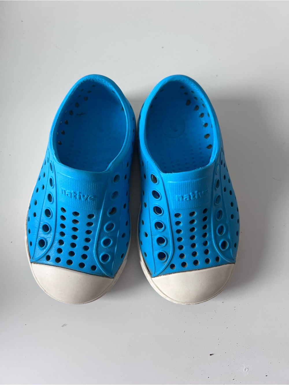 3/$30 🍀 — Native Jefferson Waterproof Slip-On Shoes — size C5